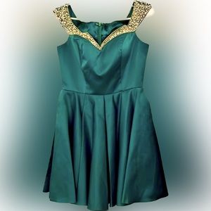 Azaria Bridal Dress Womens Medium Green Formal Wedding Prom Rhinestone Mini